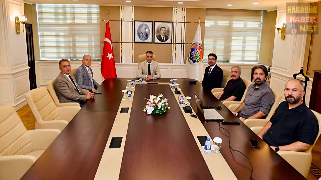VALİ OKTAY ÇAĞATAY “GIYGAŞUK: SAFRANBOLU’NUN KÖYLERİ” BELGESELİNİ İZLEDİ