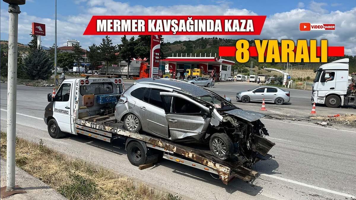 ESKİPAZAR MERMER KAVŞAĞINDA KAZA: 8 KİŞİ YARALANDI